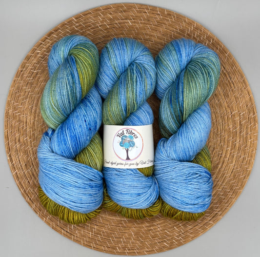 Blue Pansy - MCN Fingering